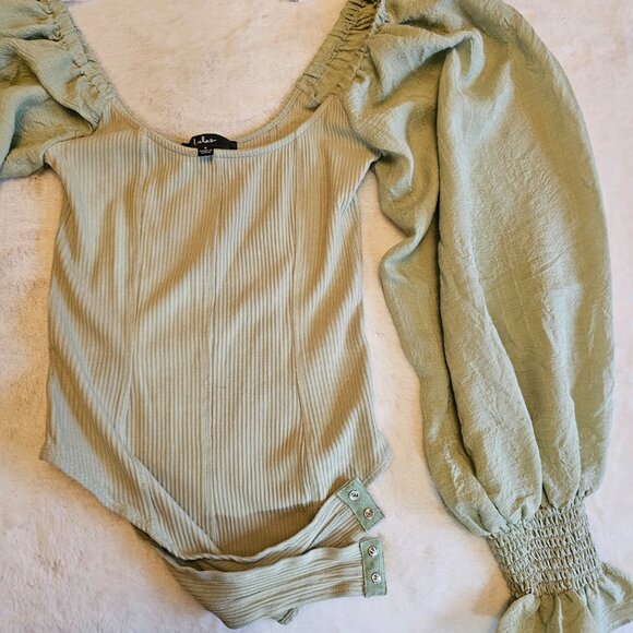Lulu's light green bodysuit - Picture 4 of 8